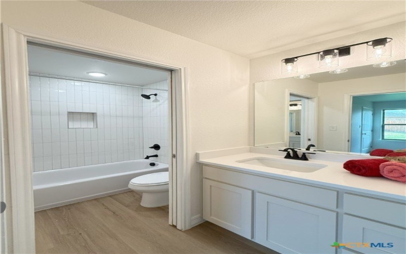 421 Ridge Crest Drive, Copperas Cove, TX 76522, 3 Habitaciones Habitaciones , ,2 BañosBaños,Residential,En Venta,421 Ridge Crest Drive,0,589340