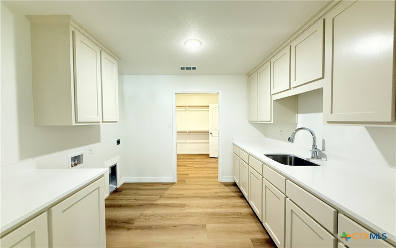 421 Ridge Crest Drive, Copperas Cove, TX 76522, 3 Habitaciones Habitaciones , ,2 BañosBaños,Residential,En Venta,421 Ridge Crest Drive,0,589340