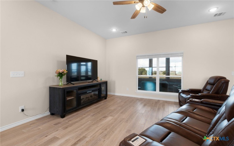 101 Hillside Lane, Lampasas, TX 76550, 3 Habitaciones Habitaciones , ,2 BañosBaños,Residential,En Venta,101 Hillside Lane,0,590569