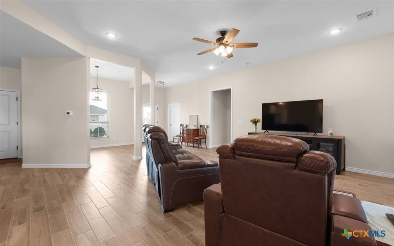 101 Hillside Lane, Lampasas, TX 76550, 3 Habitaciones Habitaciones , ,2 BañosBaños,Residential,En Venta,101 Hillside Lane,0,590569