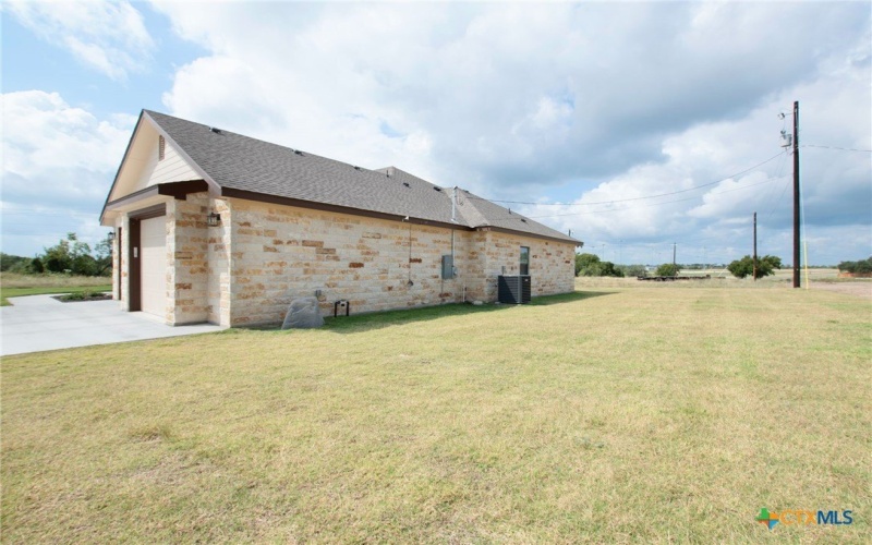 101 Hillside Lane, Lampasas, TX 76550, 3 Habitaciones Habitaciones , ,2 BañosBaños,Residential,En Venta,101 Hillside Lane,0,590569