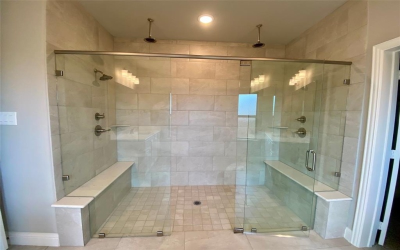 400 Devonshire Drive, Greenville, TX 75401, 5 Bedrooms Bedrooms, ,5 BathroomsBathrooms,Residential,For Sale,400 Devonshire Drive,0,21045374
