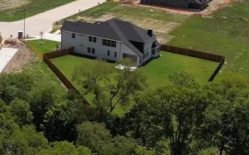 400 Devonshire Drive, Greenville, TX 75401, 5 Bedrooms Bedrooms, ,5 BathroomsBathrooms,Residential,For Sale,400 Devonshire Drive,0,21045374