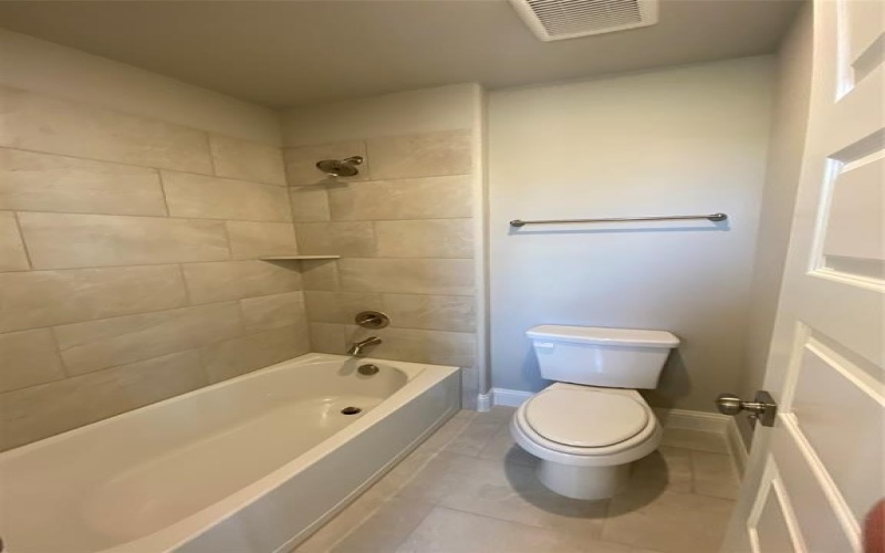 400 Devonshire Drive, Greenville, TX 75401, 5 Bedrooms Bedrooms, ,5 BathroomsBathrooms,Residential,For Sale,400 Devonshire Drive,0,21045374