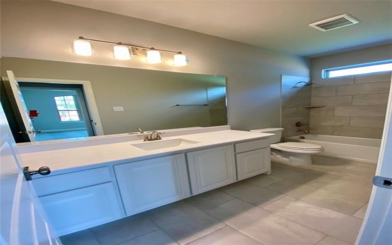 400 Devonshire Drive, Greenville, TX 75401, 5 Bedrooms Bedrooms, ,5 BathroomsBathrooms,Residential,For Sale,400 Devonshire Drive,0,21045374