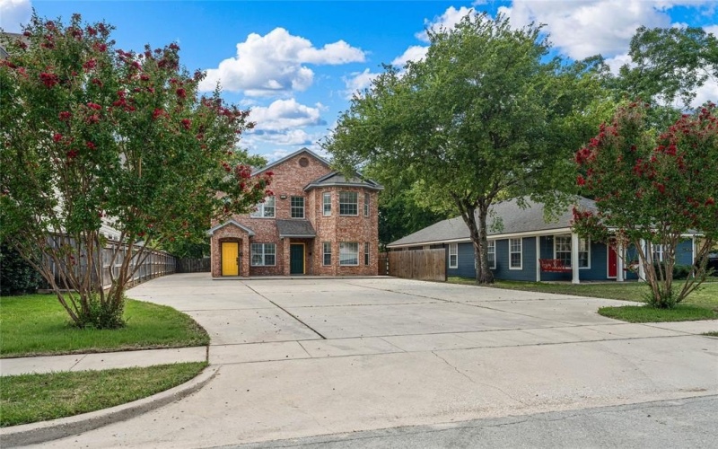 1911 S 11th Street, Waco, TX 76706, 8 Habitaciones Habitaciones , ,5 BañosBaños,Residential Multi Family,En Venta,1911 S 11th Street,0,21043304