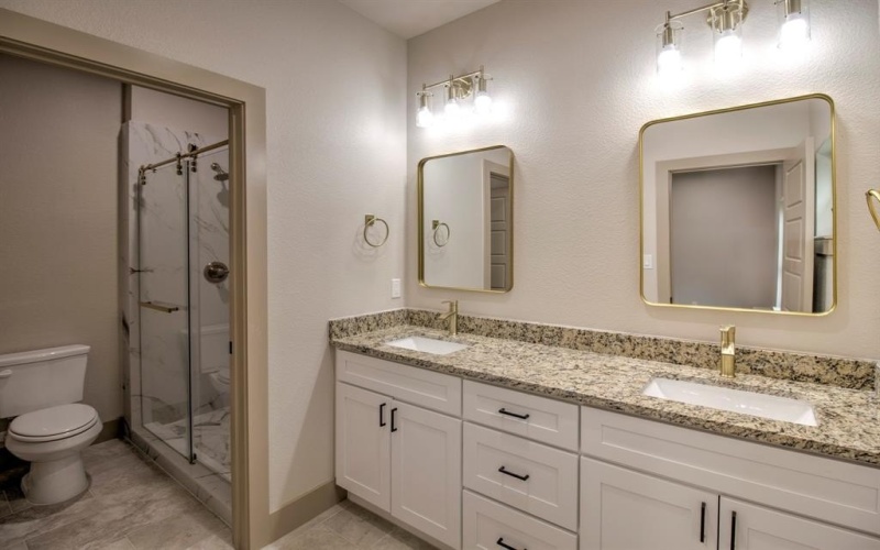 1019 HOLIDAY Drive, Sherman, TX 75090, 4 Habitaciones Habitaciones , ,2 BañosBaños,Residential,En Venta,1019 HOLIDAY Drive,0,21043987