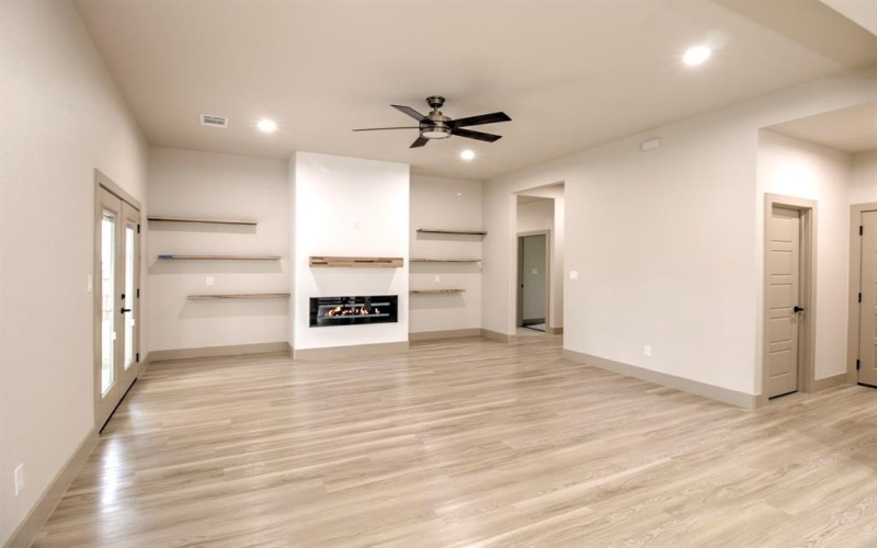 1019 HOLIDAY Drive, Sherman, TX 75090, 4 Habitaciones Habitaciones , ,2 BañosBaños,Residential,En Venta,1019 HOLIDAY Drive,0,21043987