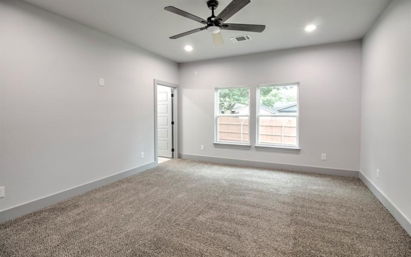 1015 HOLIDAY Drive, Sherman, TX 75090, 4 Habitaciones Habitaciones , ,2 BañosBaños,Residential,En Venta,1015 HOLIDAY Drive,0,21044989