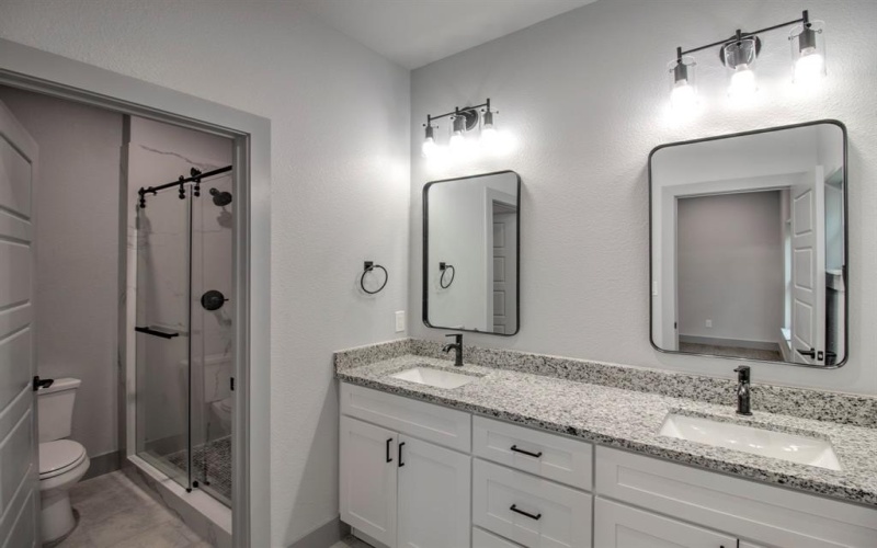 1015 HOLIDAY Drive, Sherman, TX 75090, 4 Habitaciones Habitaciones , ,2 BañosBaños,Residential,En Venta,1015 HOLIDAY Drive,0,21044989