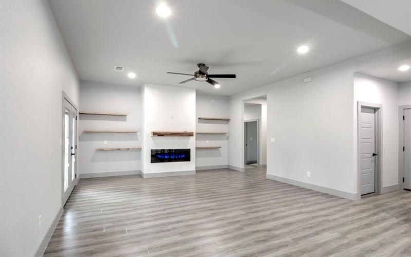 1015 HOLIDAY Drive, Sherman, TX 75090, 4 Habitaciones Habitaciones , ,2 BañosBaños,Residential,En Venta,1015 HOLIDAY Drive,0,21044989