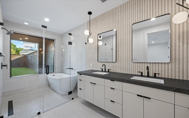 4517 Weldon Street, Dallas, TX 75204, 4 Bedrooms Bedrooms, ,3 BathroomsBathrooms,Residential,For Sale,4517 Weldon Street,0,21045607