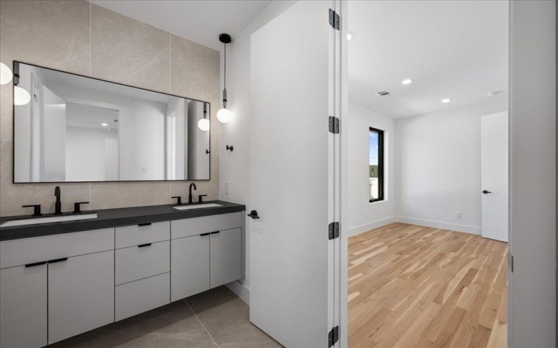 4519 Weldon Street, Dallas, TX 75204, 4 Bedrooms Bedrooms, ,3 BathroomsBathrooms,Residential,For Sale,4519 Weldon Street,0,21045702