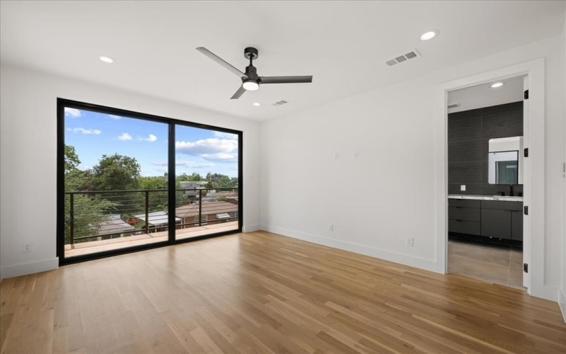 4519 Weldon Street, Dallas, TX 75204, 4 Bedrooms Bedrooms, ,3 BathroomsBathrooms,Residential,For Sale,4519 Weldon Street,0,21045702