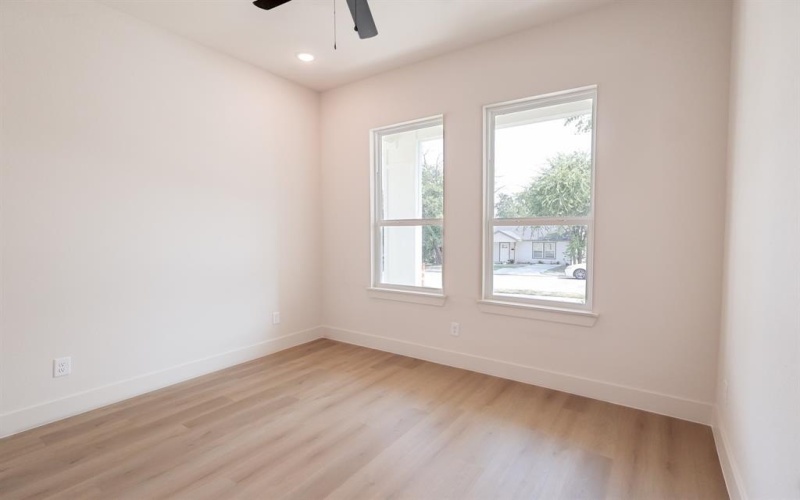 5420 Carver Drive, Fort Worth, TX 76107, 4 Bedrooms Bedrooms, ,2 BathroomsBathrooms,Residential,For Sale,5420 Carver Drive,0,21045720