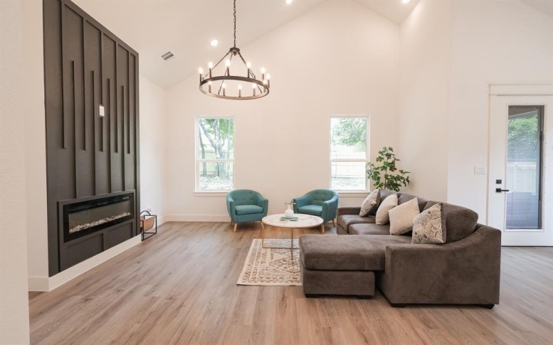5416 Carver Drive, Fort Worth, TX 76107, 4 Bedrooms Bedrooms, ,2 BathroomsBathrooms,Residential,For Sale,5416 Carver Drive,0,21045727