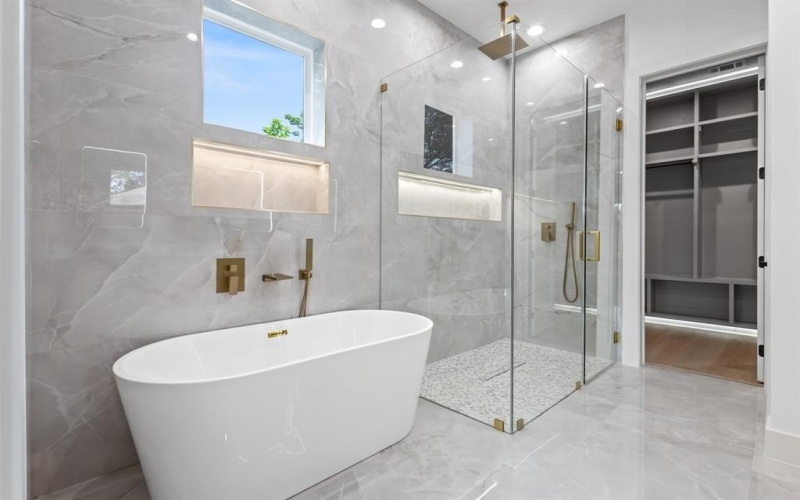 1706 Homeland Street, Dallas, TX 75212, 5 Bedrooms Bedrooms, ,5 BathroomsBathrooms,Residential,For Sale,1706 Homeland Street,0,21046074