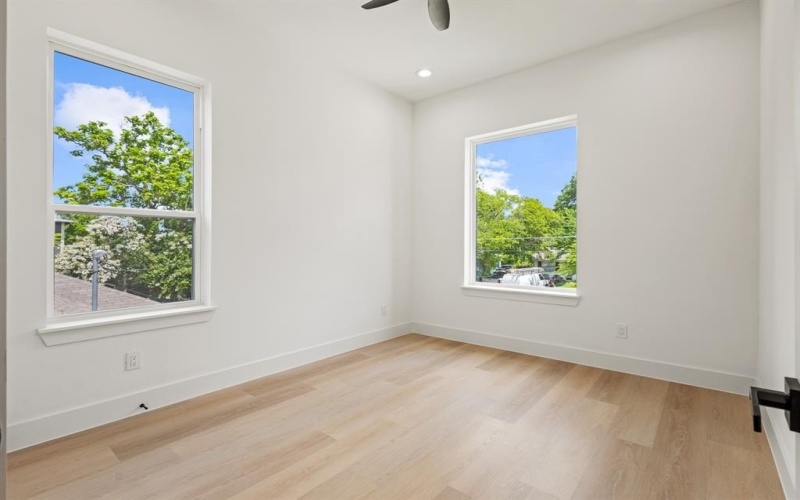 1706 Homeland Street, Dallas, TX 75212, 5 Bedrooms Bedrooms, ,5 BathroomsBathrooms,Residential,For Sale,1706 Homeland Street,0,21046074
