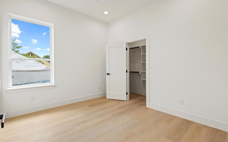 1706 Homeland Street, Dallas, TX 75212, 5 Bedrooms Bedrooms, ,5 BathroomsBathrooms,Residential,For Sale,1706 Homeland Street,0,21046074