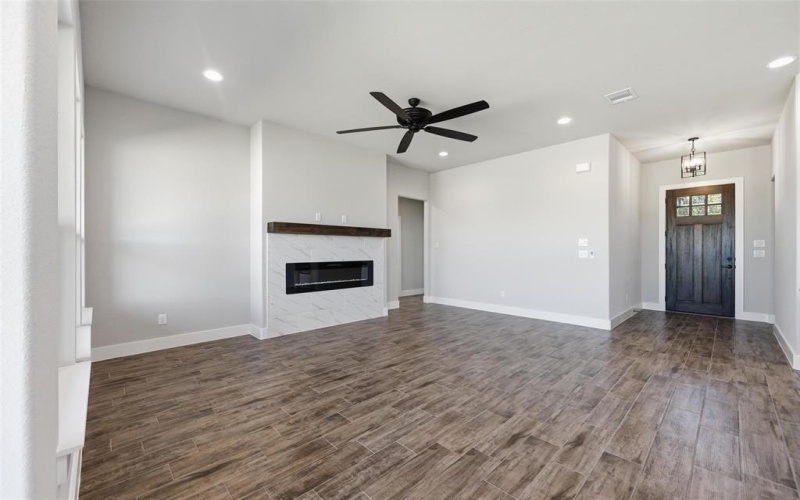 650 Sanger Drive, Springtown, TX 76082, 4 Bedrooms Bedrooms, ,2 BathroomsBathrooms,Residential,For Sale,650 Sanger Drive,0,21046174