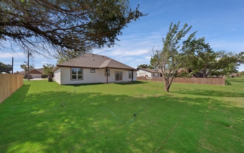 206 Lakeview Drive, Runaway Bay, TX 76426, 3 Bedrooms Bedrooms, ,3 BathroomsBathrooms,Residential,For Sale,206 Lakeview Drive,0,21046225
