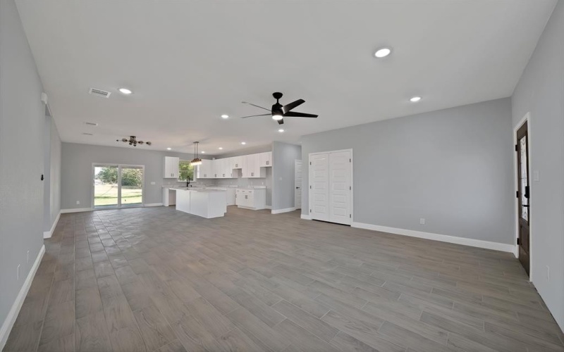 206 Lakeview Drive, Runaway Bay, TX 76426, 3 Bedrooms Bedrooms, ,3 BathroomsBathrooms,Residential,For Sale,206 Lakeview Drive,0,21046225