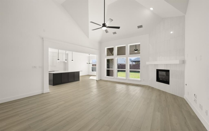 309 Loretta, Burleson, TX 76028, 5 Bedrooms Bedrooms, ,5 BathroomsBathrooms,Residential,For Sale,309 Loretta,0,21046533