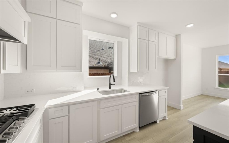 309 Loretta, Burleson, TX 76028, 5 Bedrooms Bedrooms, ,5 BathroomsBathrooms,Residential,For Sale,309 Loretta,0,21046533