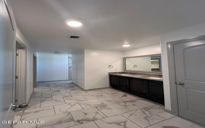 328 Hidden Gem Street, El Paso, TX 79928, 5 Habitaciones Habitaciones , ,2 BañosBaños,Residential,En Venta,328 Hidden Gem Street,0,929389