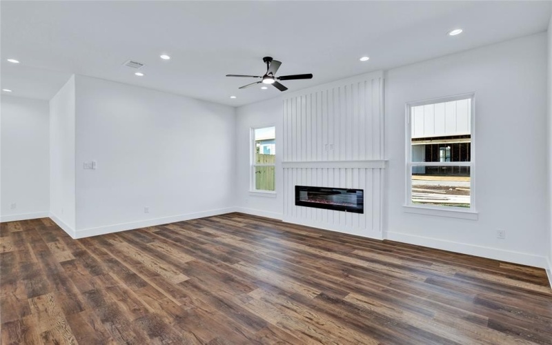 1210 Gannon Lane, DeSoto, TX 75115, 4 Bedrooms Bedrooms, ,3 BathroomsBathrooms,Residential,For Sale,1210 Gannon Lane,0,21024560