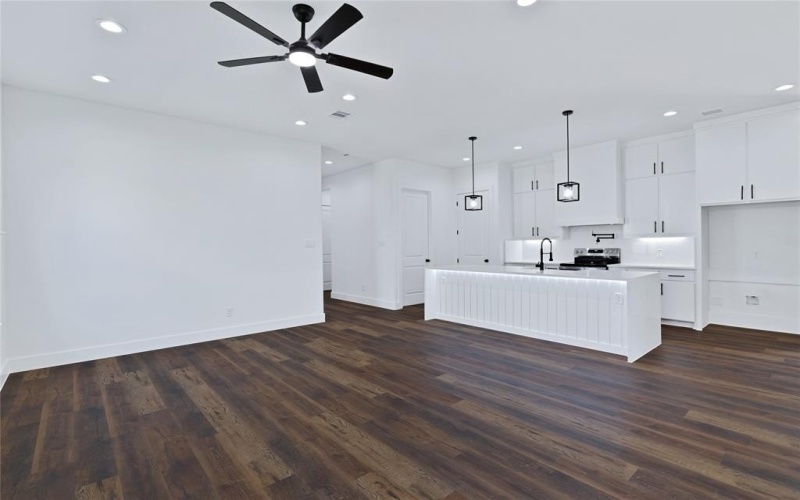 1210 Gannon Lane, DeSoto, TX 75115, 4 Bedrooms Bedrooms, ,3 BathroomsBathrooms,Residential,For Sale,1210 Gannon Lane,0,21024560
