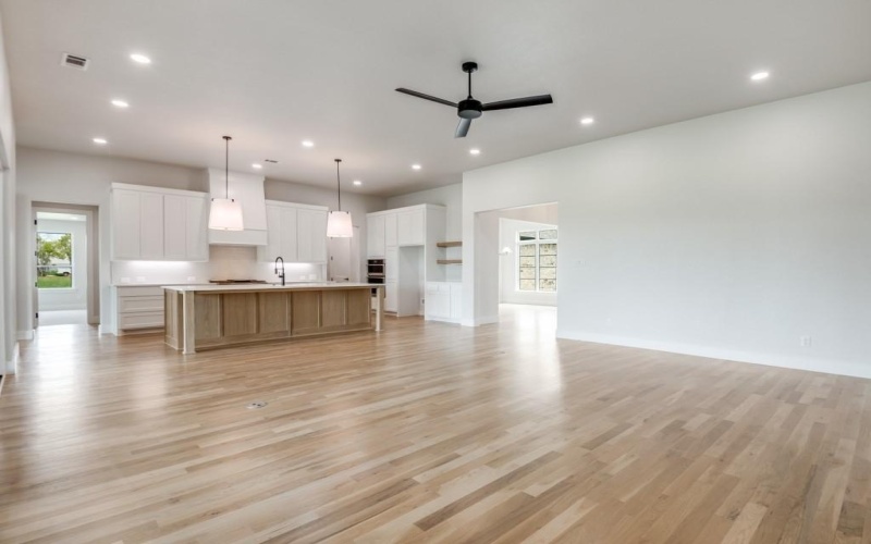 9904 Buckingham Court, Mesquite, TX 75126, 4 Bedrooms Bedrooms, ,5 BathroomsBathrooms,Residential,For Sale,9904 Buckingham Court,0,21044855