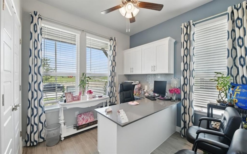 2513 GOLDFINCH Drive, Denton, TX 76205, 5 Habitaciones Habitaciones , ,3 BañosBaños,Residential,En Venta,2513 GOLDFINCH Drive,0,21045824