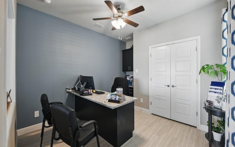 2513 GOLDFINCH Drive, Denton, TX 76205, 5 Habitaciones Habitaciones , ,3 BañosBaños,Residential,En Venta,2513 GOLDFINCH Drive,0,21045824