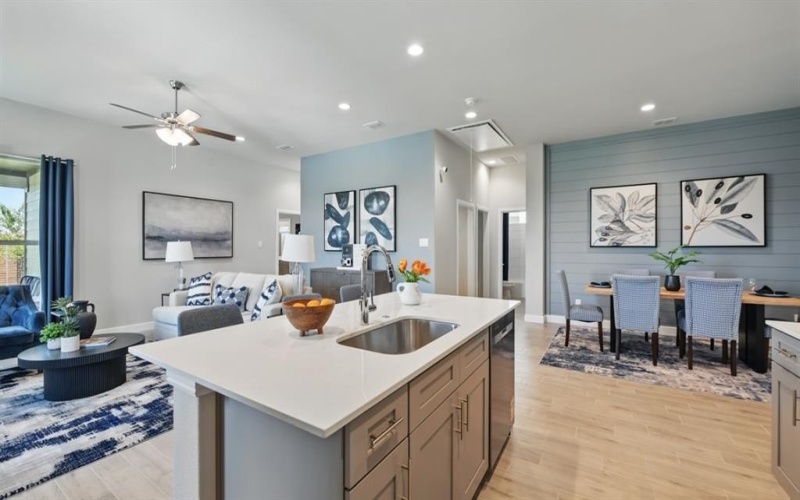 2513 GOLDFINCH Drive, Denton, TX 76205, 5 Habitaciones Habitaciones , ,3 BañosBaños,Residential,En Venta,2513 GOLDFINCH Drive,0,21045824