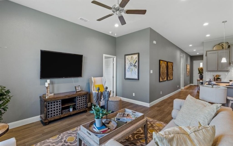 2700 MCCORMICK Street, Denton, TX 76205, 4 Habitaciones Habitaciones , ,2 BañosBaños,Residential,En Venta,2700 MCCORMICK Street,0,21046011