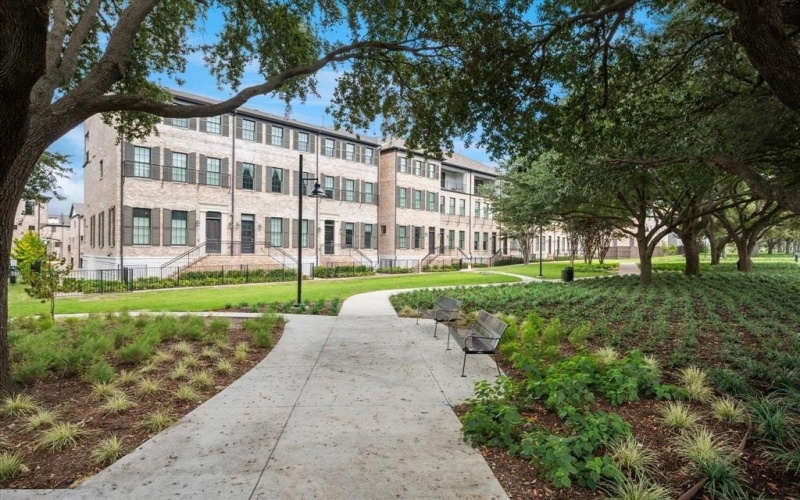 4066 Oak Circle, Addison, TX 75001, 3 Bedrooms Bedrooms, ,3 BathroomsBathrooms,Residential,For Sale,4066 Oak Circle,0,21046845
