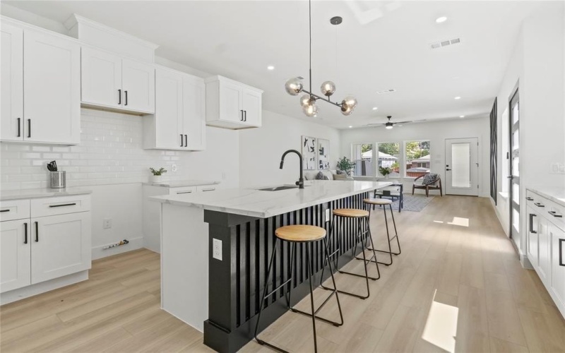 1310/ 1312 Coleman Avenue, Dallas, TX 75215, 6 Bedrooms Bedrooms, ,5 BathroomsBathrooms,Residential,For Sale,1310/ 1312 Coleman Avenue,0,21046850
