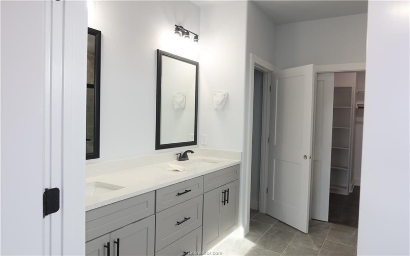 1963 Cambria Drive, Bryan, TX 77807, 4 Habitaciones Habitaciones , ,3 BañosBaños,Residential,En Venta,1963 Cambria Drive,0,25009256