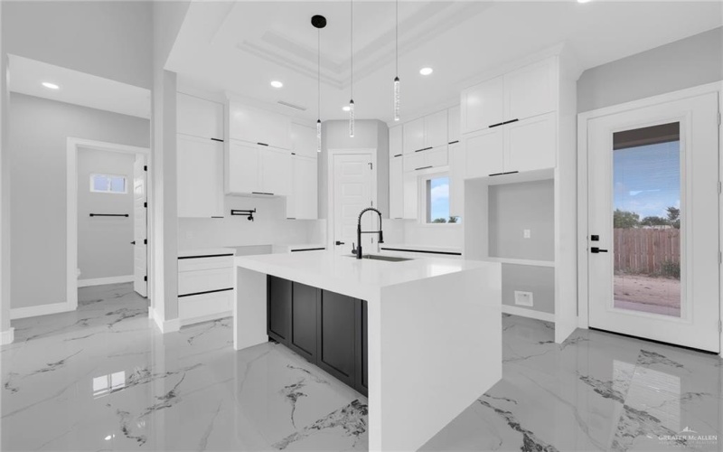 8042 N 48th Lane, McAllen, TX 78504, 3 Bedrooms Bedrooms, ,2 BathroomsBathrooms,Residential,For Sale,8042 N 48th Lane,0,478453