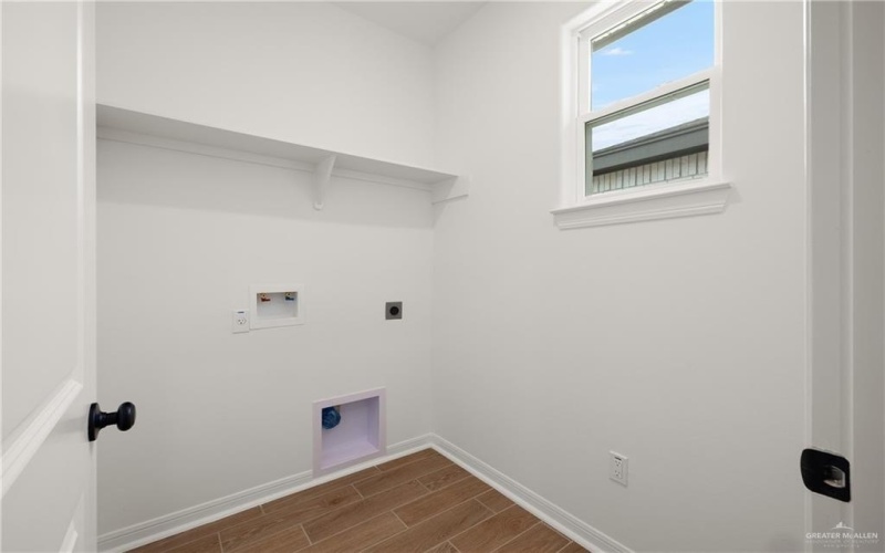 3713 Westway Avenue, McAllen, TX 78501, 3 Bedrooms Bedrooms, ,2 BathroomsBathrooms,Residential,For Sale,3713 Westway Avenue,0,478907