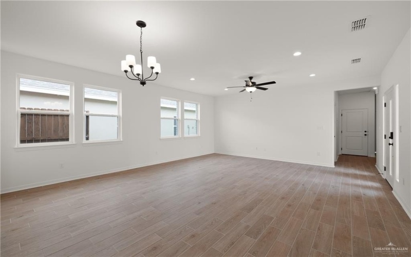 3713 Westway Avenue, McAllen, TX 78501, 3 Bedrooms Bedrooms, ,2 BathroomsBathrooms,Residential,For Sale,3713 Westway Avenue,0,478907