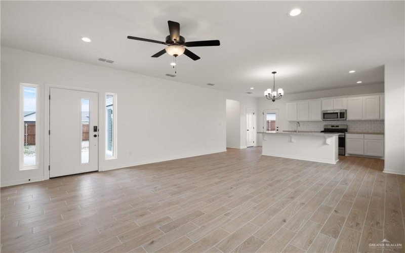3713 Westway Avenue, McAllen, TX 78501, 3 Bedrooms Bedrooms, ,2 BathroomsBathrooms,Residential,For Sale,3713 Westway Avenue,0,478907