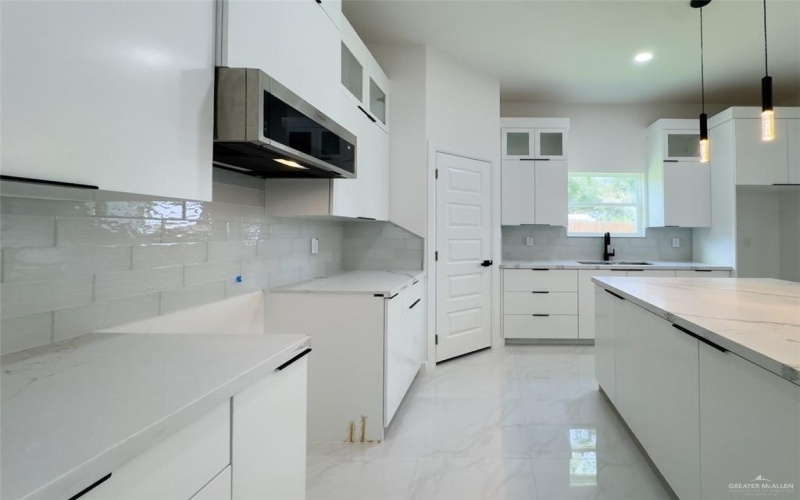 4812 Duke Avenue, McAllen, TX 78504, 3 Bedrooms Bedrooms, ,3 BathroomsBathrooms,Residential,For Sale,4812 Duke Avenue,0,479312