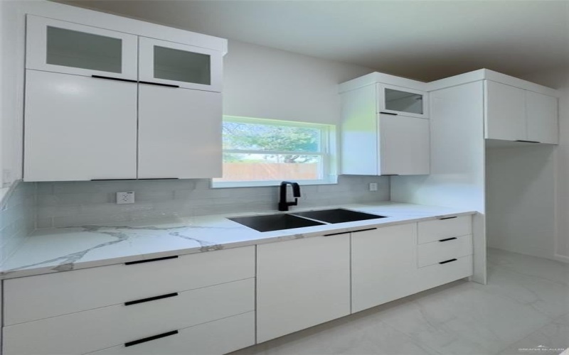 4812 Duke Avenue, McAllen, TX 78504, 3 Bedrooms Bedrooms, ,3 BathroomsBathrooms,Residential,For Sale,4812 Duke Avenue,0,479312