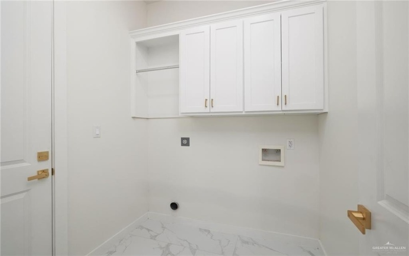 5905 N Rayo Del Sol Street, Edinburg, TX 78542, 3 Bedrooms Bedrooms, ,2 BathroomsBathrooms,Residential,For Sale,5905 N Rayo Del Sol Street,0,479380