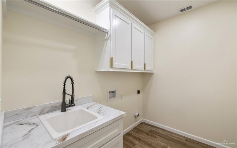 1602 Helen Drive, Weslaco, TX 78596, 3 Habitaciones Habitaciones , ,3 BañosBaños,Residential,En Venta,1602 Helen Drive,0,479564
