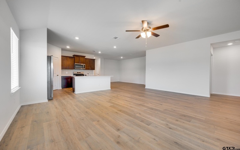6077 Freedom Dr, Lindale, TX 75771, 4 Bedrooms Bedrooms, ,3 BathroomsBathrooms,Residential,For Sale,6077 Freedom Dr,0,25012838