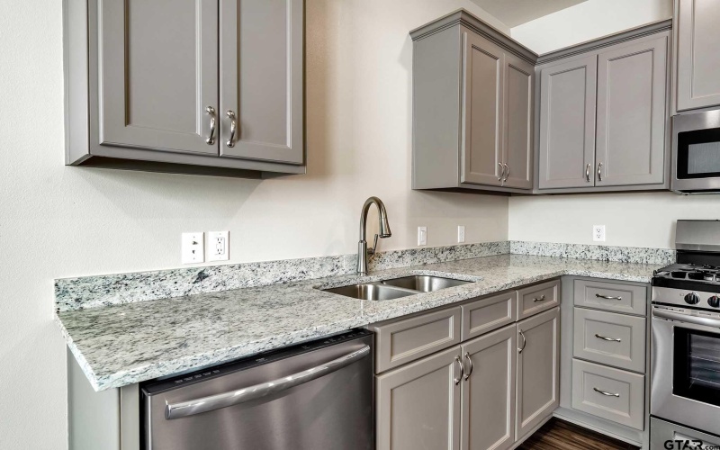 4344 MacNab Dr #31, Tyler, TX 75707, 4 Bedrooms Bedrooms, ,2 BathroomsBathrooms,Residential,For Sale,4344 MacNab Dr #31,0,25013064