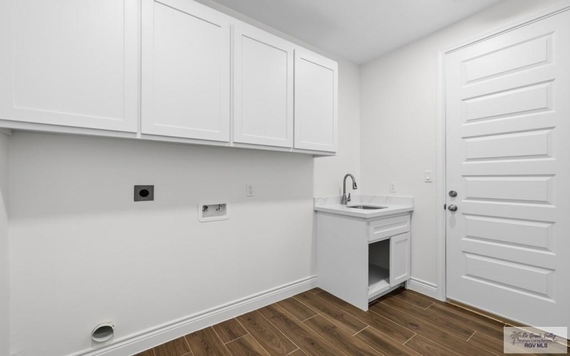 8821 SANDPIPER DR, HARLINGEN, TX 78552, 4 Habitaciones Habitaciones , ,2 BañosBaños,Residential,En Venta,8821 SANDPIPER DR,0,29765410